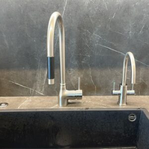 תת כיורי של ניגא